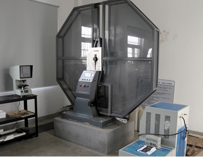 Charpy impact testing machine